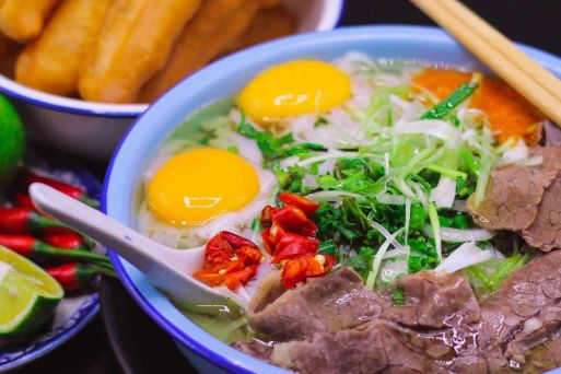 Hanoi local food – travelers must try while in Hanoi